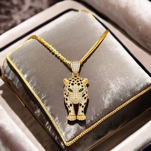 Pendentif animal en argent sterling avec diamants cultivés en laboratoire avec placage à l'or Cadeau religieux hindou de style hip hop pour hommes et femmes - Product Image 3