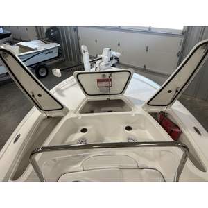 Barco de Pesca de Aluminio TideWater Boats 1910 BM 2026, Nuevo, de 4m, con Consola Central y Motor Fuera de Borda, para Deportes y Entretenimiento - Product Image 5