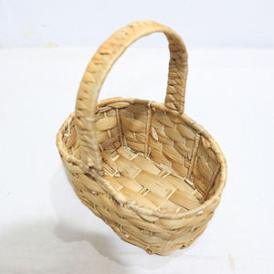 Cesta Ovalada Pequeña de Jacinto de Agua Tejida a Mano de Artex Dong Thap con Asa para Regalo - Product Image 4