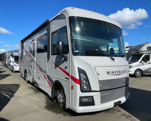 Superbe camping-car de classe A Winnebago Sunstar 33K d'occasion 2020 2021 2022 2023 2024 pour le camping - Product Image 1
