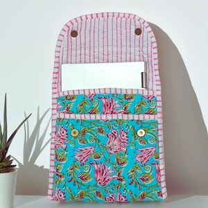 Funda acolchada con estampado floral, funda de tela de algodón hecha a mano para tableta y lector electrónico, funda para MacBook, funda ecológica - Product Image 2