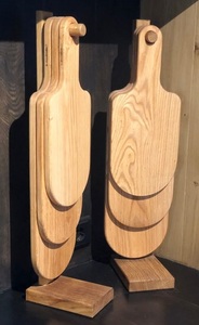 Tabla de cortar de madera de acacia con uso de doble cara y base antideslizante para cortar carne, pescado, frutas y verduras de forma segura - Product Image 3