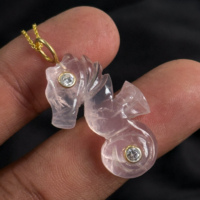 Pendentif en pierre précieuse naturelle en quartz rose en forme d'hippocampe, argent 925 plaqué or, double incrustation de pierres, pendentif tendance, bijoux de charme