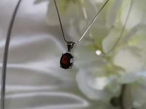 Colgante de granate natural de Mozambique hecho a mano, collar de plata de ley 925, regalo de joyería de piedra natal de enero para mujer - Product Image 2