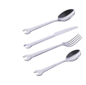 Ensemble de couverts en acier inoxydable finition argentée de style outil créatif, idéal pour la table à manger moderne et l'affichage en cuisine - Product Image 1