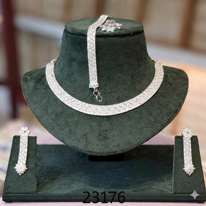 Conjunto de Collar Gargantilla con Diseño de Hoja Chapada en Oro con Aretes y Anillo a Juego |   Modelo de Imitación Tradicional India 23129 - Product Image 6