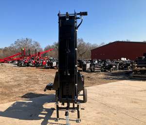 Trituradora de Madera Wolfe Ridge 28C de 28 Toneladas con Transportador Hidráulico y Motor - Capacidad de 20t/h - Product Image 2