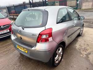 Utilisé pour Yaris conduite à gauche automatique cuir foncé berline hayon - Product Image 5