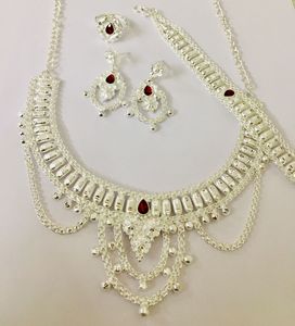 Les ensembles de bijoux de mode classiques vintage plaqués or 24 carats du fabricant indien comprennent des broches de collier en cuivre inspirées des États-Unis et de la France - Product Image 4