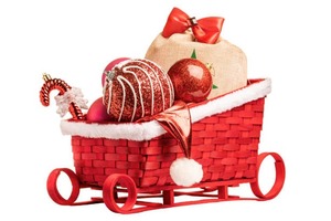 Luxury Reindeer Pulling Metal Sleigh Christmas Decoration for Elegant Holiday Table and Mantel Display - Product Image 6