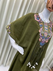 Traje Salwar de Diseñador de 3 Piezas con Bordado Completo en Color Mahendi, Tela AIR TEX CHINON, Talla Única, a Bajo Precio - Product Image 4