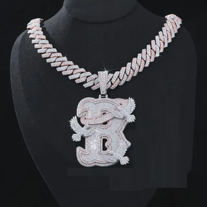 Colgante de Letra Personalizado Iced Out de Plata Esterlina con Diamante Moissanita, Colgante de Lujo con Inicial Personalizada Estilo Hip Hop para Uso Unisex - Product Image 4