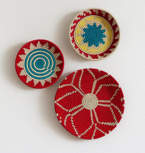 Bright Boho Blue and Yellow moonj Grass Wall plate Basket decor Collection, disponible a precios mayoristas a nivel mundial. - Product Image 6