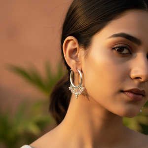 Boucles d'oreilles créoles en forme de fleur en perles d'eau douce plaquées or pour femmes, bijoux de fête - Product Image 1