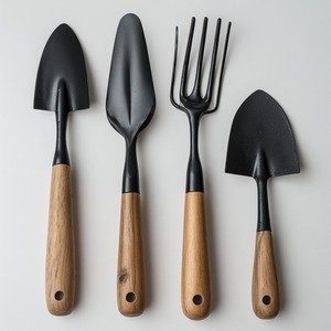 Sécateur en tôle de fer vintage en finition patinée fait à la main avec précision conçu pour un jardinage élégant et raffiné - Product Image 5