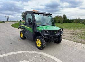 Tracteur tondeuse John Deere 1025R de qualité supérieure avec godet et chargeur arrière / Mini-chargeuse arrière 4x4 de construction - Product Image 5