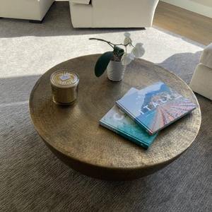 Tables basses en métal doré de haute qualité, aspect moderne et épuré, écologiques, robustes, texture martelée, plaqué or M.R. ARTISANAT - Product Image 4