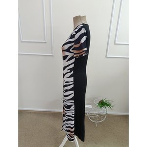 Robe mi-longue en viscose à manches courtes et col rond pour femme avec détail imprimé léopard et fente, 33276 - Product Image 5