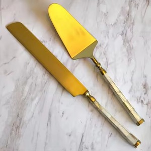 Ensemble de serveurs à gâteaux en laiton, manche élégant en bambou doré avec lame en argent poli - Product Image 6