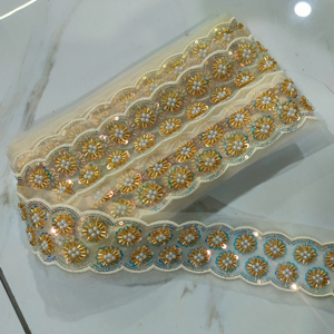 Garniture en dentelle perlée de luxe avec cristaux pour design de mode Dentelle perlée fantaisie avec fleurs 3D pour combo paillettes et perles haute couture - Product Image 1