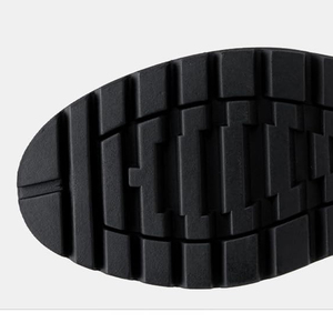 Ensemble de chaussures en cuir noir pour hommes, fabriquées avec du cuir de haute qualité et une semelle premium durable, adaptées au bureau - Product Image 4