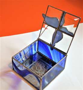 Traditional <b>Butterfly</b> Design Glass Ring Boxes Made With Metal And Colorful Glass For Jewellery Organizer Wedding Engagement Gift - Product Image 5