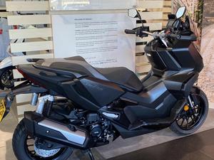 Motos deportivas Honda ADV 350 usadas en buen estado a la venta - Product Image 4