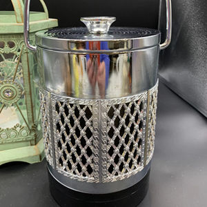 Cubo de hielo con acabado plateado de diseño elegante, ideal para cócteles de vino, champán, fiestas, bares caseros y servicio de bebidas con estilo - Product Image 1