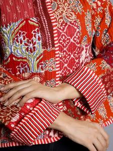 Chaqueta de retales de Sari de seda acolchada hecha a mano, abrigo de invierno con capucha Unisex y cuello, abrigo corto de invierno, regalo de Navidad - Product Image 6