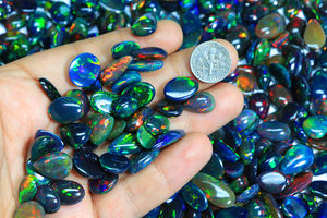 Pierres précieuses de Cabochon d'opale noire éthiopienne-Welo Loose Multi Fire Black Opal Gems-Pierres polies étonnantes d'Ethiopie - Product Image 2