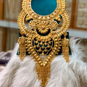 Ensemble de bijoux tendance en plaqué or 24 ct de style vintage de Dubaï pour les mariages et les fêtes - Product Image 1