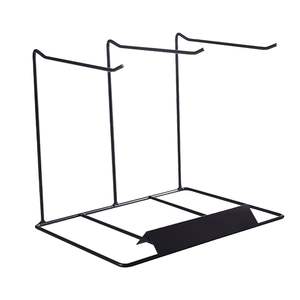 Meilleure vente de cintres en fer faits à la main avec un design vintage, parfaits pour la décoration intérieure rustique et les cadeaux pour les amateurs de mode - Product Image 5