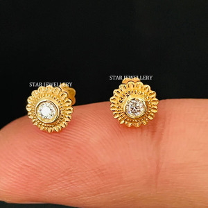 14K Or Massif Naturel Diamant Lunette Ensemble Fleur Stud pour Nez Oreille Piercing Fine Jewelry. - Product Image 1
