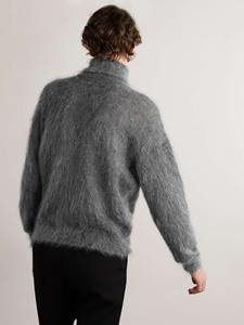Pull en maille de mohair duveteux à col roulé de style urbain pour homme, couleur unie, manches longues, lourd, vêtement d'hiver chaud - Product Image 3