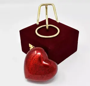 Mini urnes de crémation miniatures en métal avec cœur rouge élégant de qualité supérieure - Product Image 4
