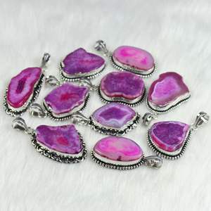 Colgante de rebanada de cuarzo Solar rosa de estilo bohemio, piedra preciosa de calidad increíble para collar de colección de joyería de plata - Product Image 2