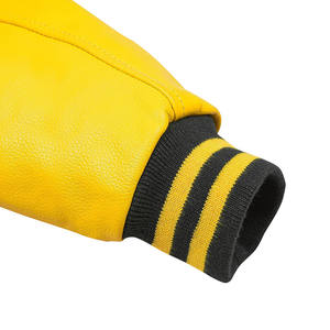 Blouson de baseball vintage pour hommes personnalisé OEM manches en cuir brodé en chenille à capuche longues pour la saison d'hiver - Product Image 6