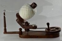 Bol à fil à tirage central en bois, fait main, pour le tissage, le crochet et la couture, idée cadeau unique, Décoration et Artisanat