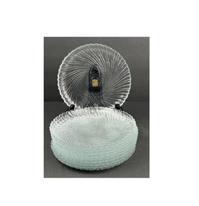 Plato de cena hecho con vidrio transparente resistente para un aspecto atemporal durante todas las ocasiones o eventos gastronómicos elegantes - Product Image 6