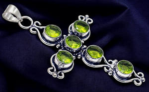 Collar con colgante de Cruz de peridoto verde elegante de plata antigua, joyería de piedras preciosas Vintage, ajuste de bisel hecho a mano para hombres y mujeres espiritual - Product Image 2