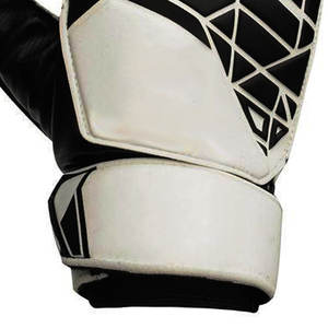 Gants de gardien de but noirs personnalisés de haute qualité, gants en cuir thermiques d'extérieur avec logo personnalisé - Product Image 6