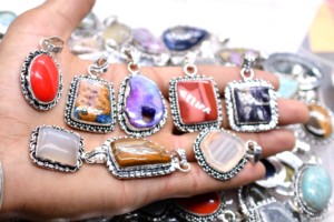 Lot de pendentifs en pierres précieuses mélangées Pendentifs en vrac Bijoux faits à la main Pendentifs en gros Forme et taille mixtes Plaqué argent sterling 925 - Product Image 2