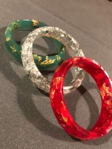 Pulsera de resina con materiales mixtos y detalles en metal para joyería de alta gama para mujeres y niñas, ropa de fiesta de AALIYAN IMPEX - Product Image 6