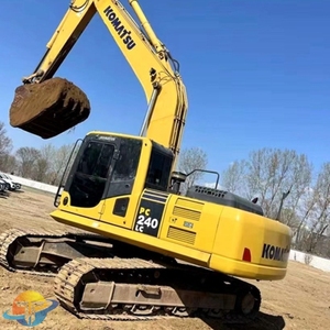 Excavatrice Komatsu PC240-8 d'occasion, modèle 2016, capacité de la benne de 1,2 m³, bonnes performances, composants originaux japonais, moteur. - Product Image 1