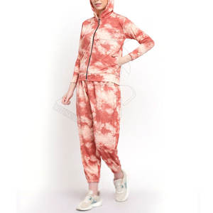 Chándal estampado ligero hecho en Pakistán para mujer, diseñado para la comodidad y la flexibilidad, perfecto para la temporada de invierno - Product Image 4