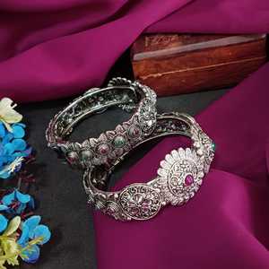 Bijoux oxydé indien Floral Antique charnière ouvrable bracelets de mariée grossiste fabrication indienne bijoux pour femmes - Product Image 2