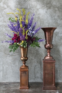Vase à fleurs à base carrée en bronze finition antique lot de 2 décorations élégantes pour la maison-différentes tailles de jardinières élégantes pour la décoration intérieure - Product Image 2