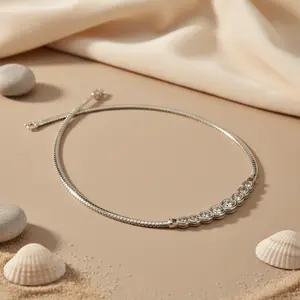 Elegante Collar de Plata para Mujer con Cristales de Circonita Cúbica - Product Image 2