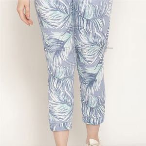 Pantalones de chándal transpirables de secado rápido para mujer Estilo informal Servicio OEM profesional Hecho en Pakistán Venta en línea - Product Image 5