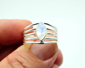 Anillo de piedra lunar de estilo clásico de Plata de Ley 925, joyería de piedras preciosas hechas a mano para regalo de aniversario de compromiso de boda - Product Image 3